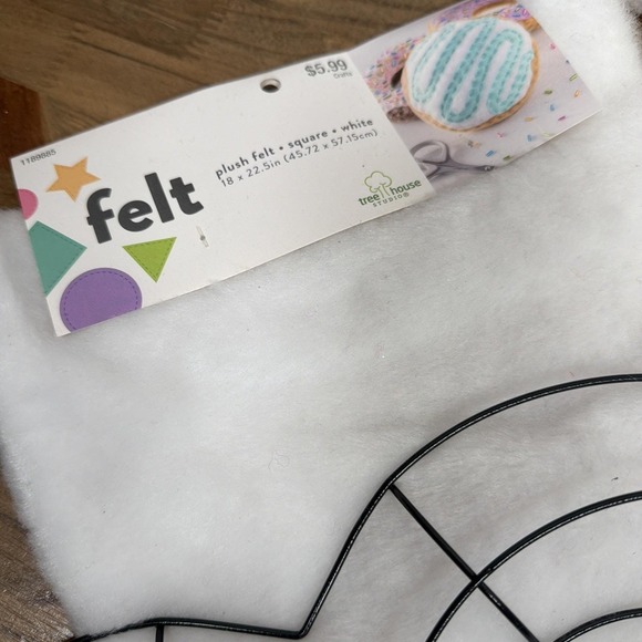 Valentine Craft Supplies Ribbon Garland Mesh Hearts Red White - Picture 2 of 8